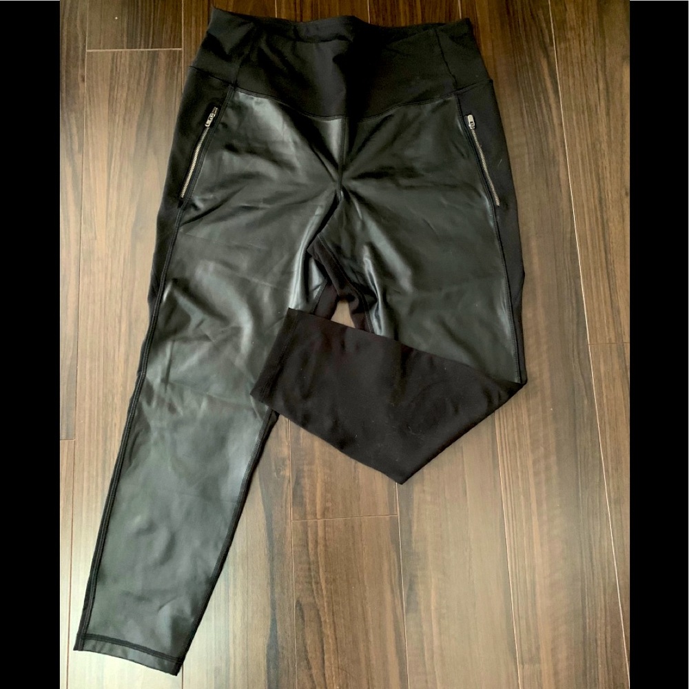 High-Rise 7/8-Length Zip-Pocket Street Leggings